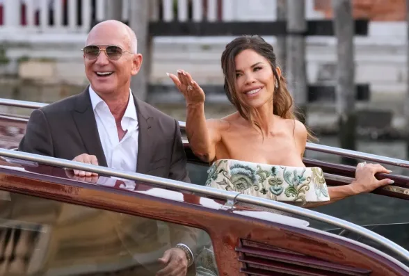 Jeff Bezos Wife