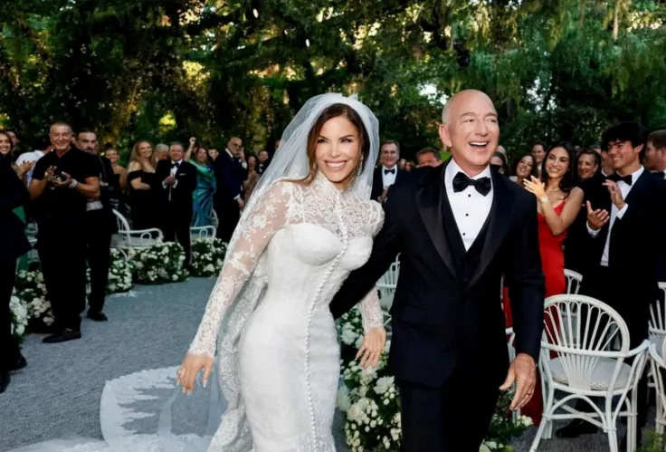 Jeff Bezos Wife