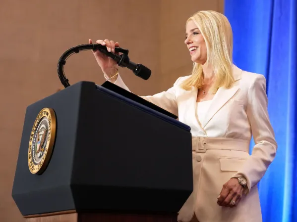 pam bondi age