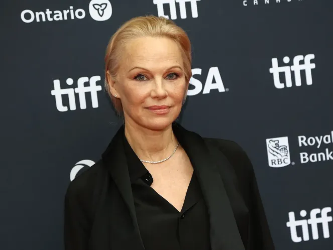 pamela anderson age