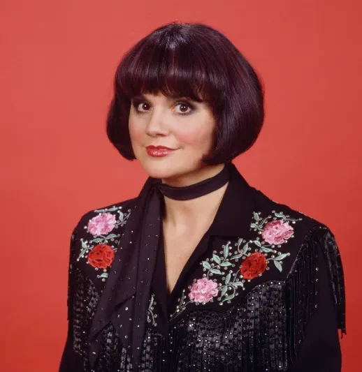 Linda Ronstadt Age, Net Worth, Height, Family, Career, and More (2026 Update)